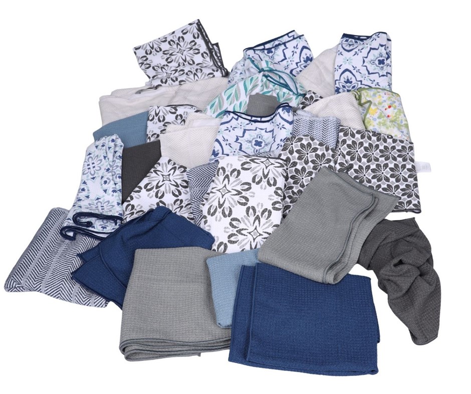 31 x Assorted Kitchen Towels, inc. KITCHENAID & SIGNATURE, And More. NB: No
