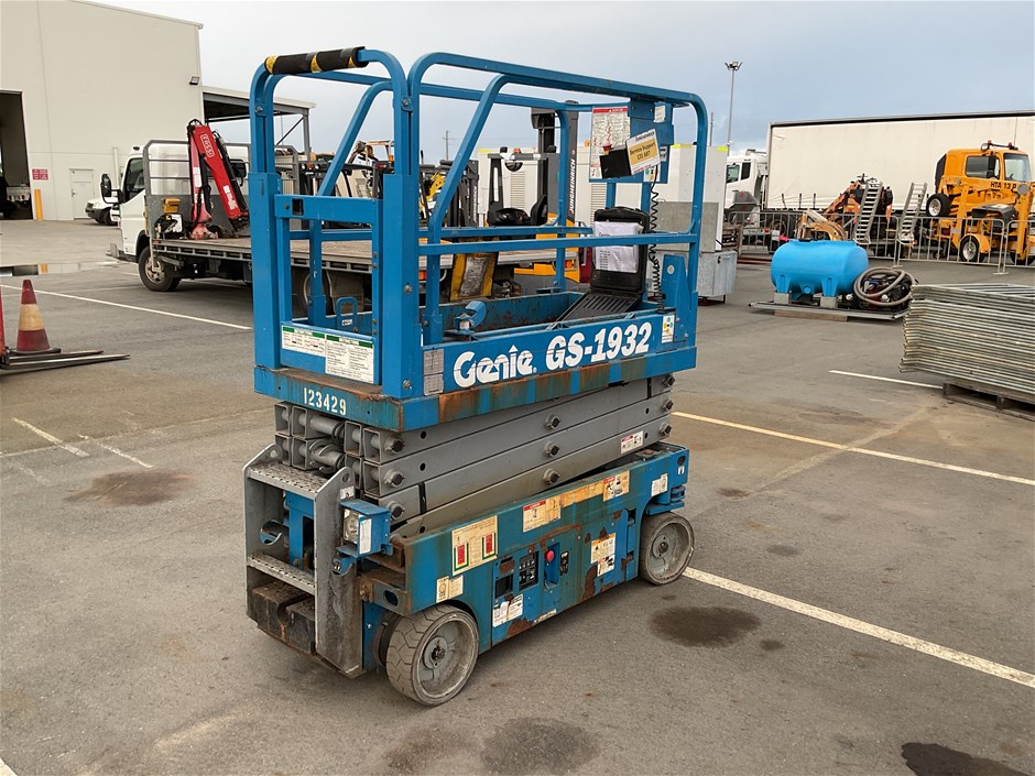 <p>2017 Genie GS1932 Scissor Lift</p>