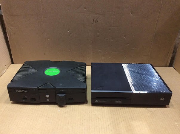 Microsoft Xbox ONE 1540 Console&Xbox Video Game System (Lot of 2)