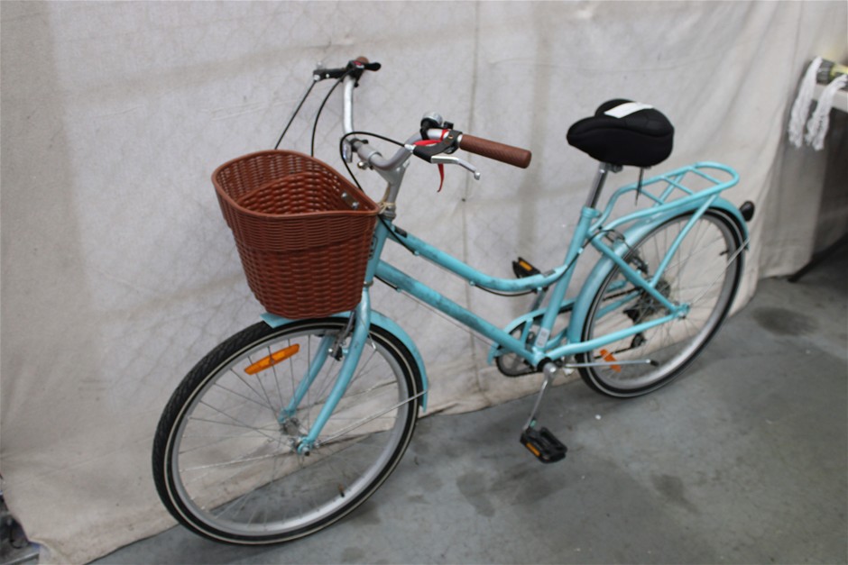 Paris Vintage Cruiser' Bicycle with Basket