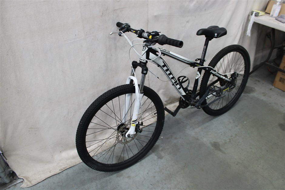 Titan Black/White Bicycle