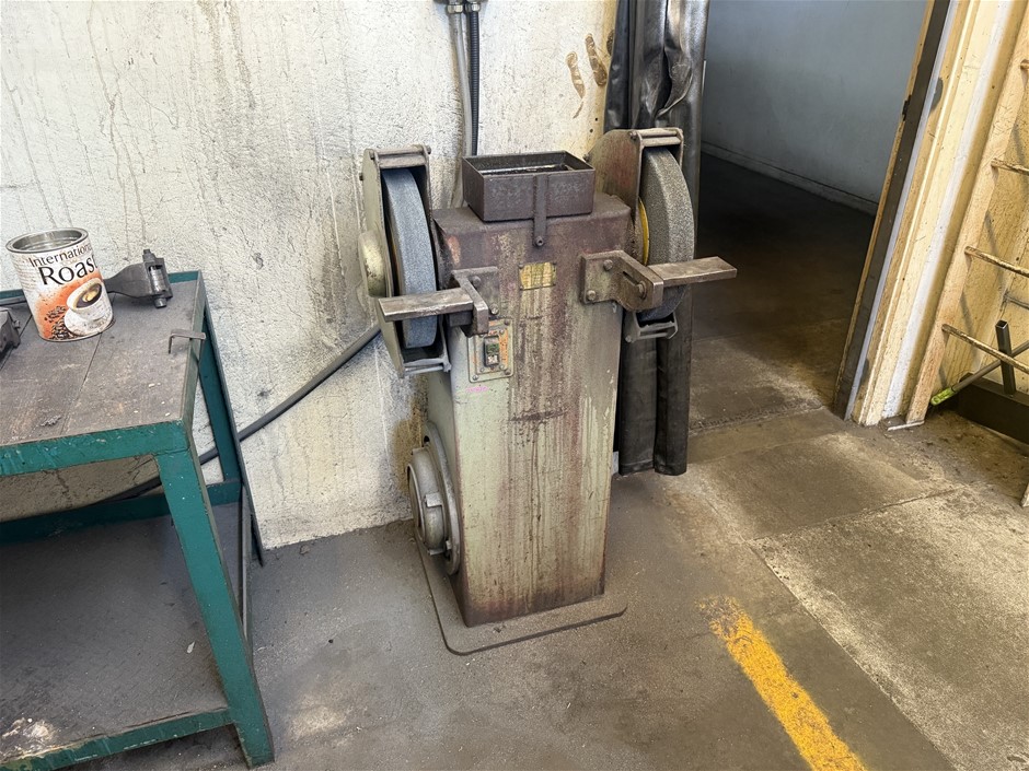 EAEC 21-090 Double Ended Pedestal Grinder