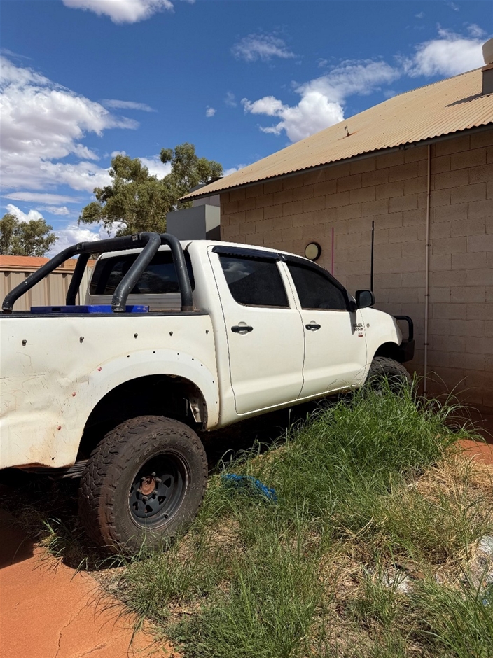 2010 Toyota Hilux 4x4 SR KUN26R Turbo Diesel Manual