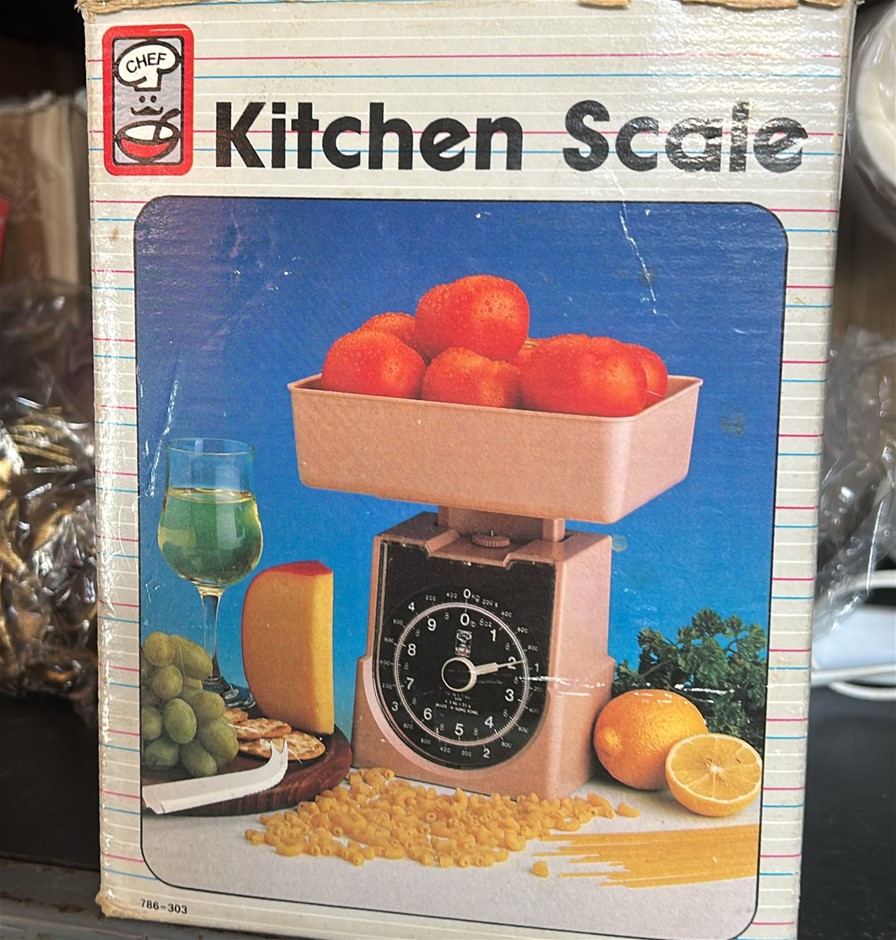 Vintage Kitchen Scale