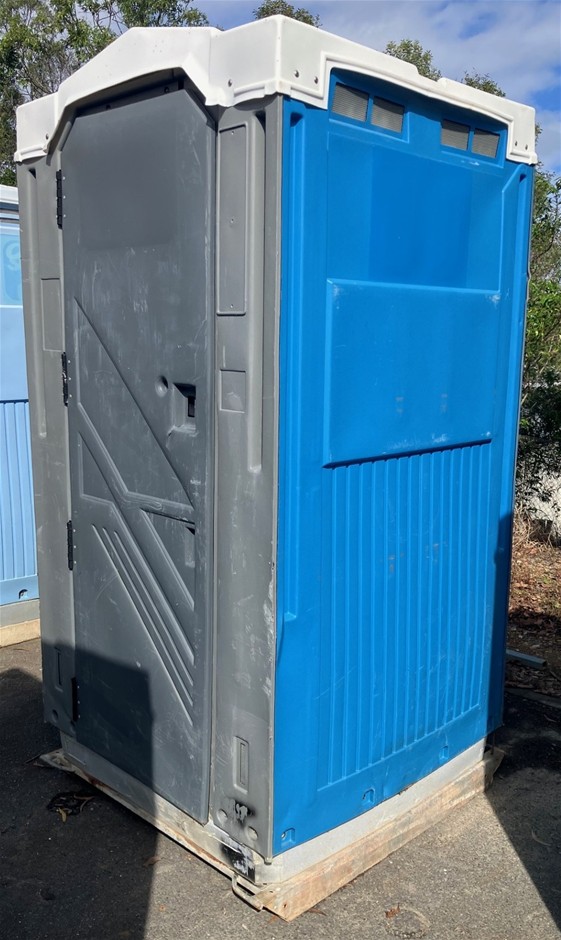 Portable Toilet - Fresh Water Flush - Burleigh Heads