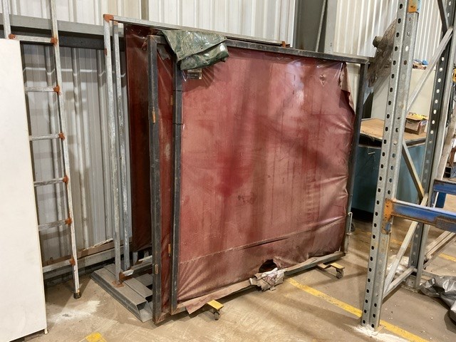 5 Welding Screens and 1 Welding Screen Frame