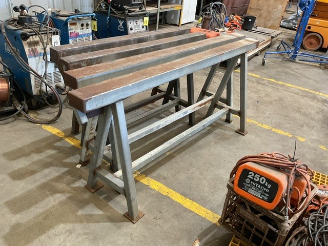 4 Assorted Size Metal Stands