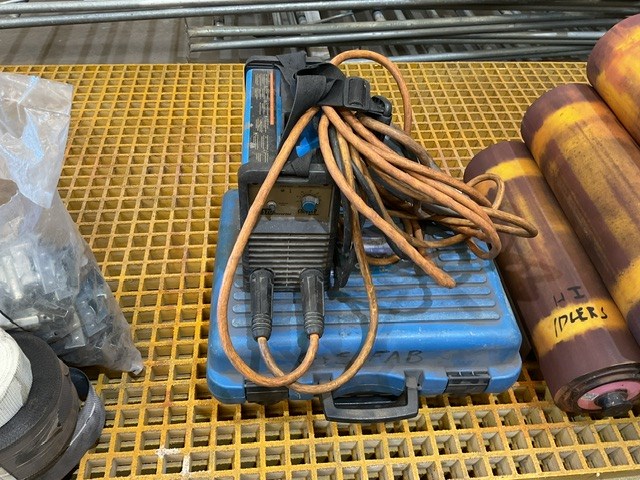 Cigweld Weldskill 170 Inverter Portable Welder With Leads and Carry Case