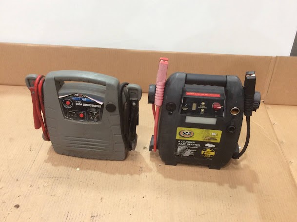 SCA 4-Cylinder&Projecta HP900 Jump Starter (Lot of 2)