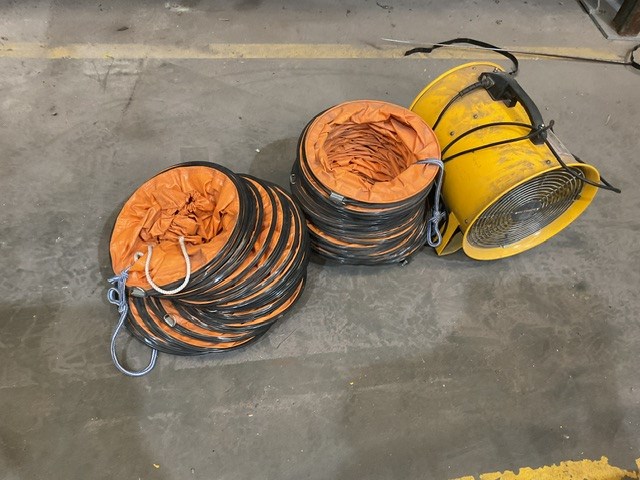<p>Detroit Ventilation Fan And 2 Flexible Ventilation Hoses</p>