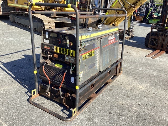 <p>Lincoln Electric Generator Welder</p>