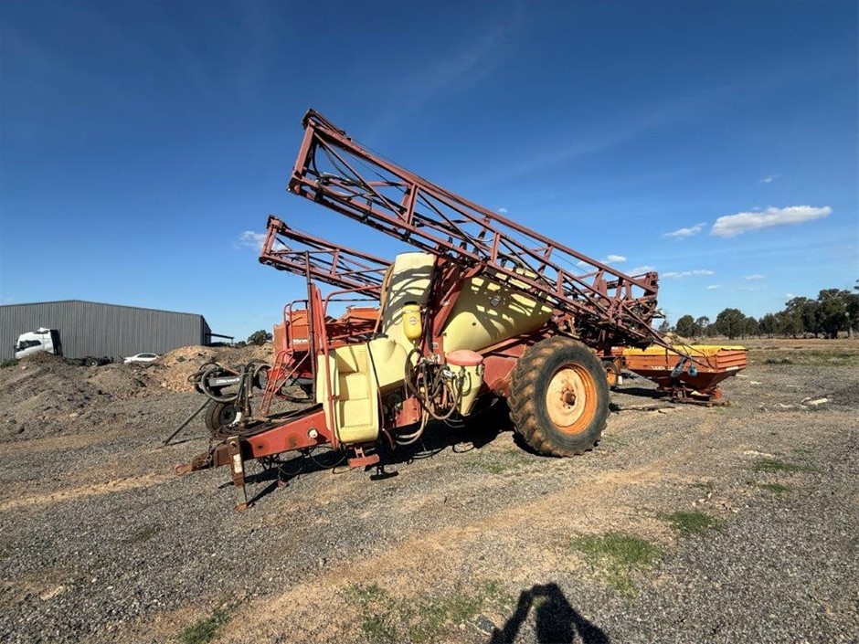 Farm Machinery, Seeder, Spreader & 4x4 Tanker Truck