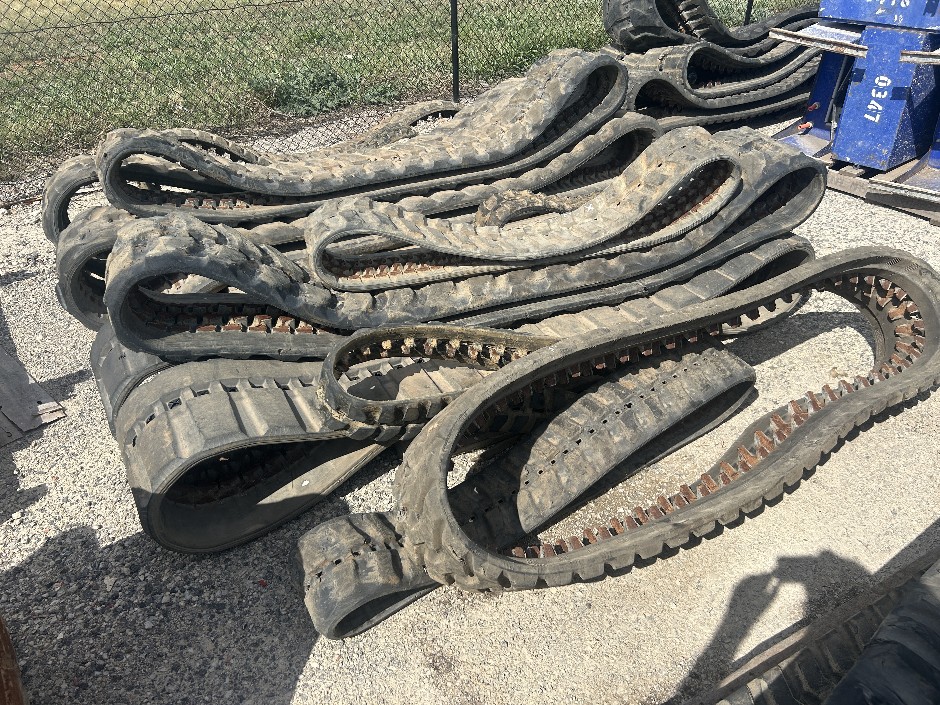 <p><strong>Large Qty Rubber Tracks Plant & Equipment</strong></p>