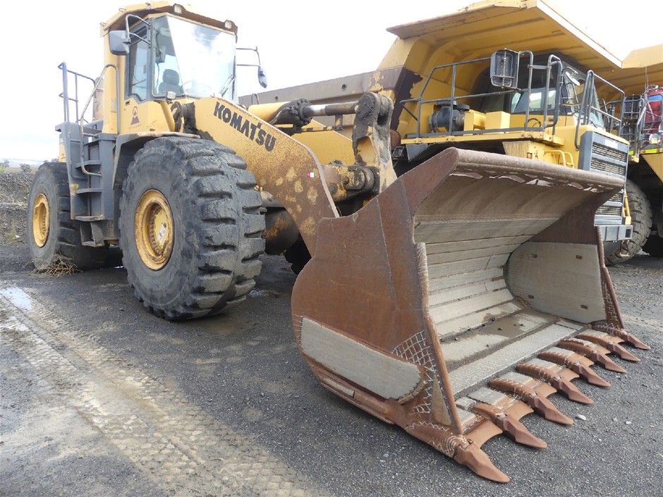 <B>Komatsu WA-500-3 Avance Wheel Loader</B>