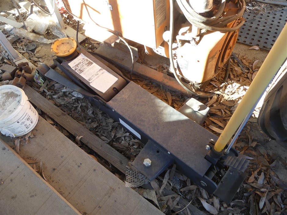 Hydraulic Floor Jack