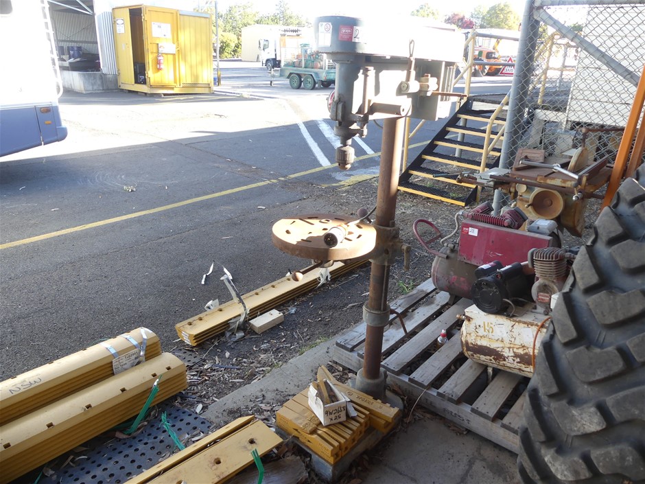 <B>Pedestal Drill</B>