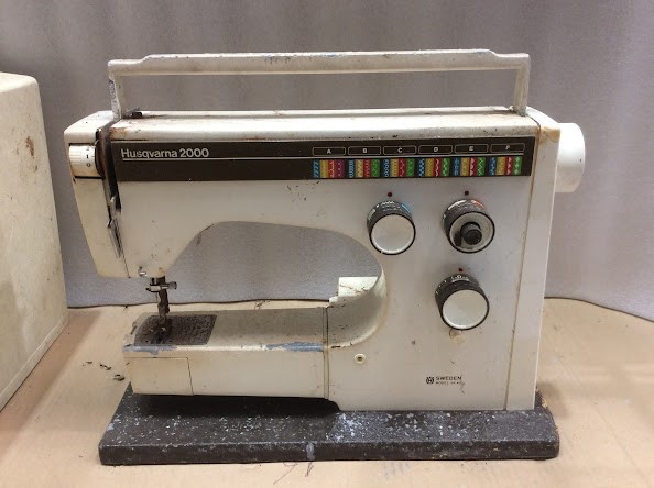 Husqvarna 2000 Sewing Machine