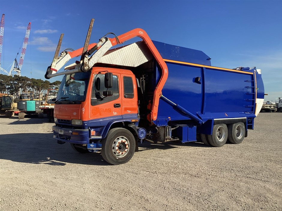 <p>2005 Isuzu FVZ 6 x 4 Garbage Truck</p>
