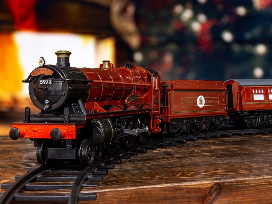 HARRY POTTER Hogwarts Express, 37 Piece Train Set.