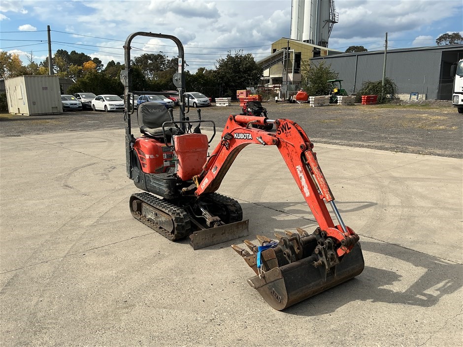 Unreserved Ex-Hire Excavation & Construction Equipment ACT