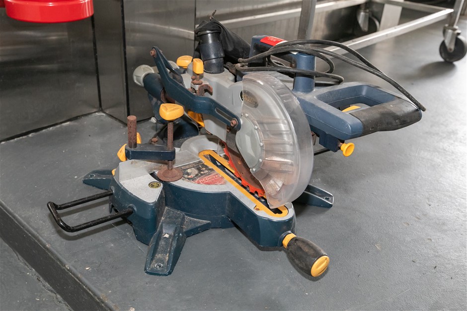 GMC LSMS210 Compound Mitre Circular Saw