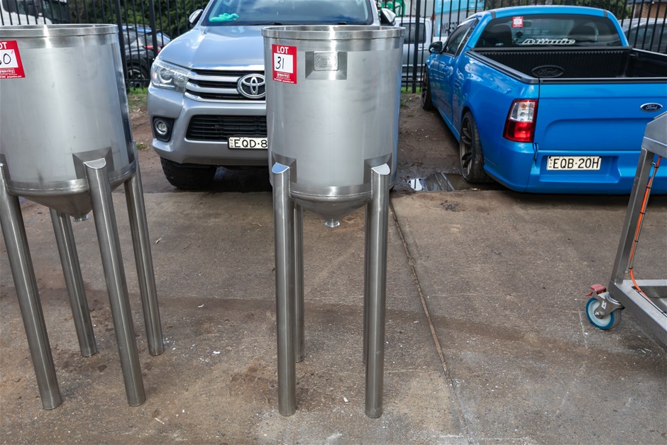 S.T.M Free Standing Open Top Hopper Tank