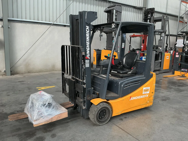 Jungheinrich EFG218K 3 Wheel Counterbalance Forklift