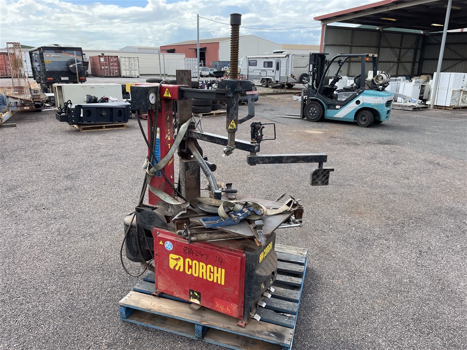 <p>Corghi Tyre Changing Machine A224</p>