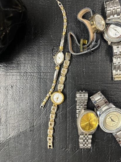 END OF LEASE SALE: Mixed lot of men and women watches