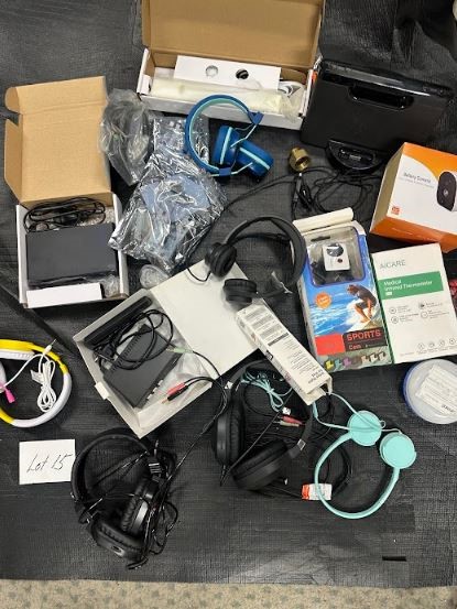 END OF LEASE SALE: Mixed lot of electrical goods