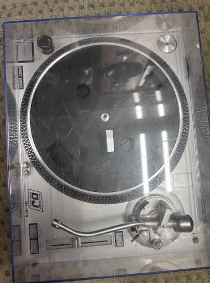 END OF LEASE SALE: Professional system turntable
