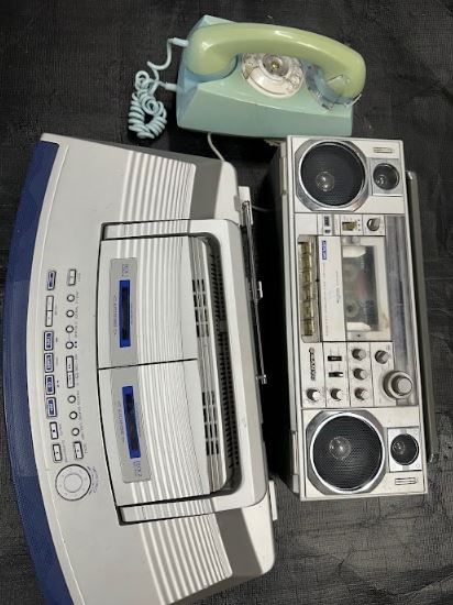 END OF LEASE SALE: Mixed lot of electrical goods