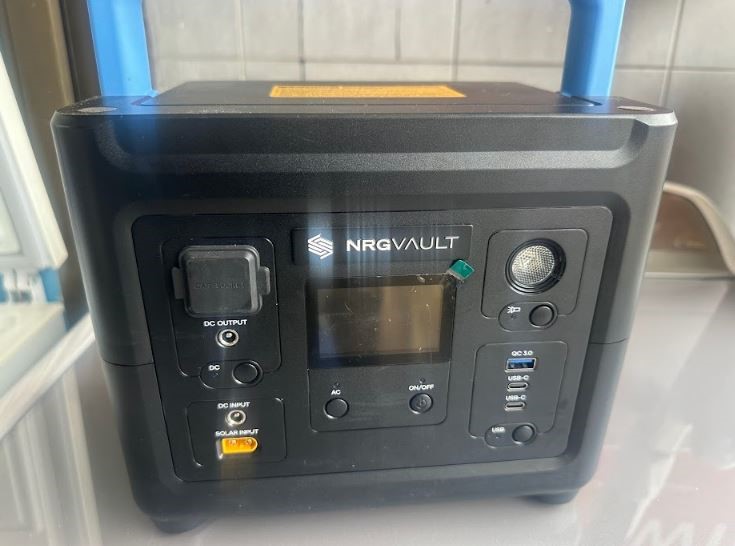 END OF LEASE SALE: Portable power station