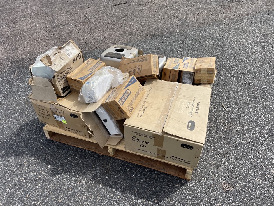 <p>Mixed lot of Bathroom Building Supplies</p>