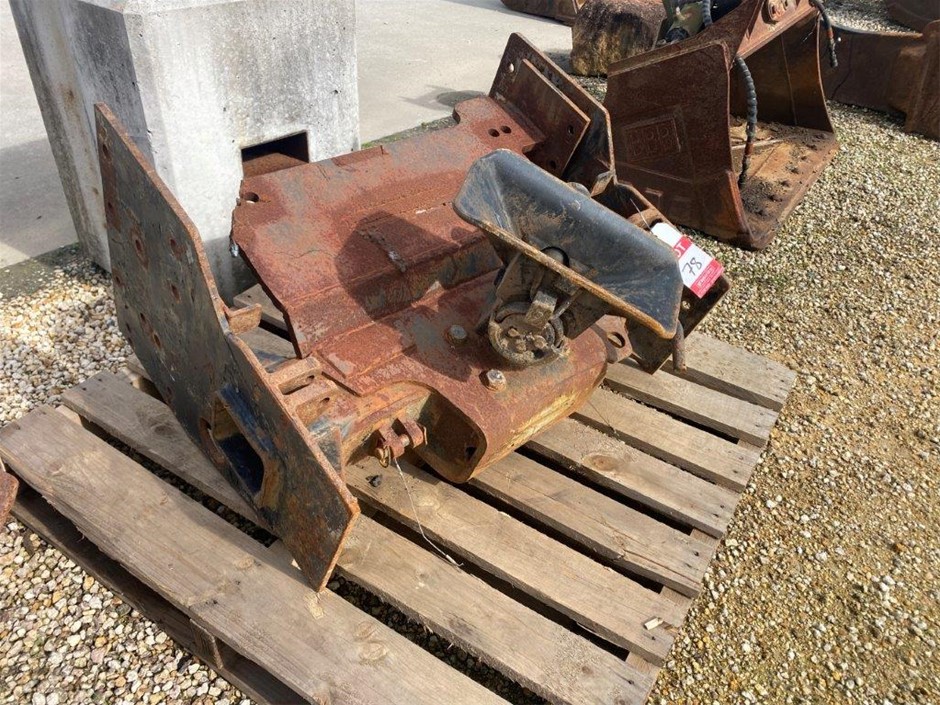 Truck Ring Feeder Hitch Assembly