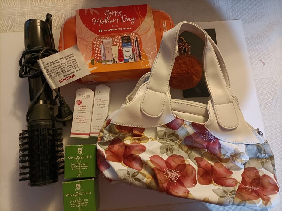 Lady’s Accessories New and Used. Others