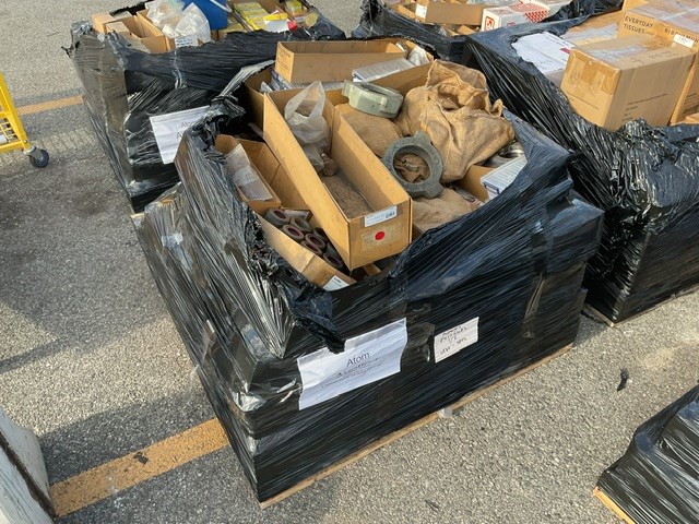 <p>Assorted Nuts Bolts and Screws Pallet Of</p>