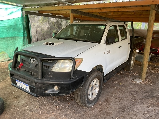2008 Toyota Hilux SR (4x4) KUN26R Turbo Diesel Manual Crew Cab Chassis