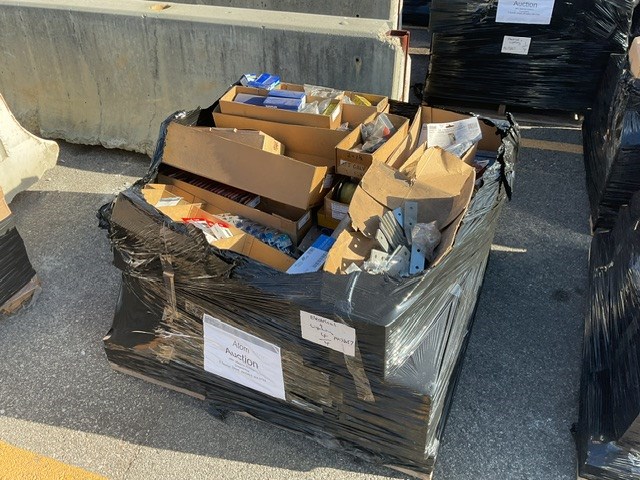 <p>Assorted Nuts Bolts and Screws Pallet Of</p>