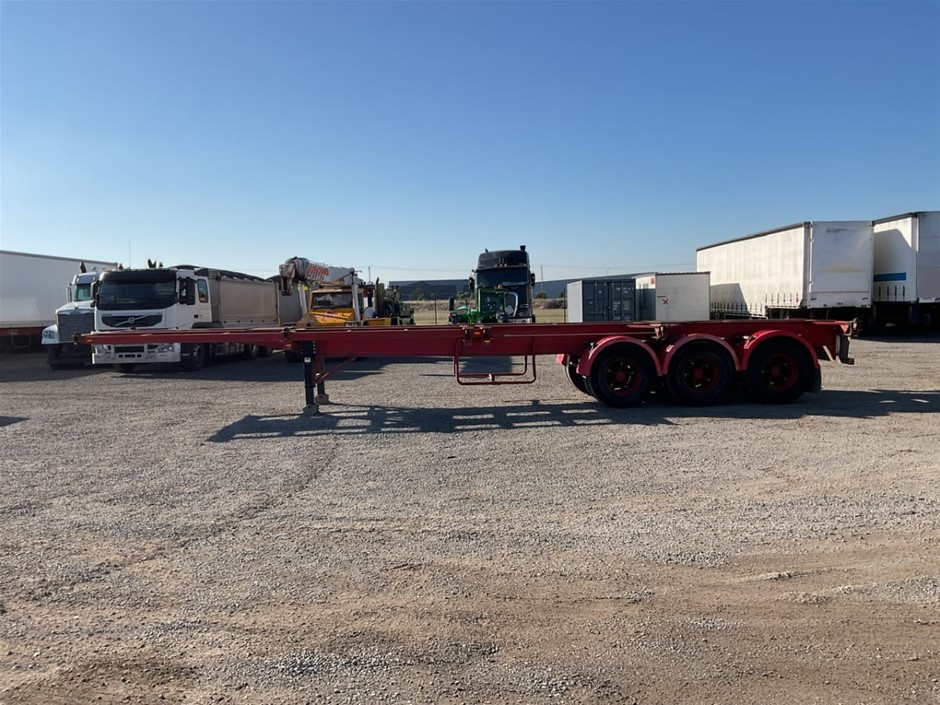 1989 Krueger ST-3-32 Trailing Skeletal B Trailer