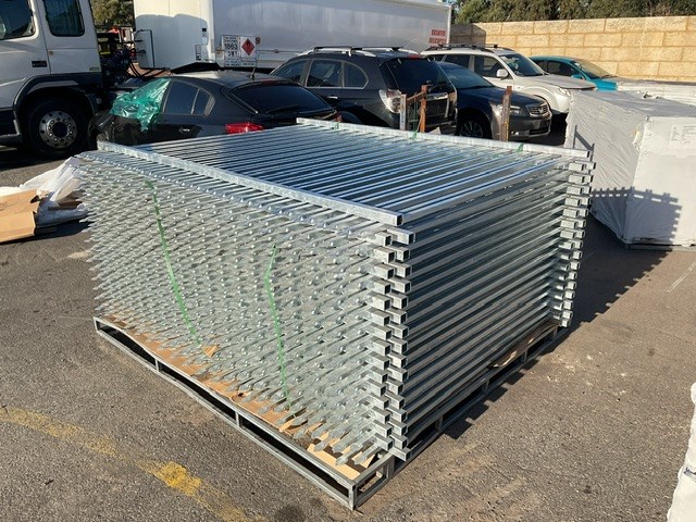 Fencing Pallet Of Approx 32 Fences