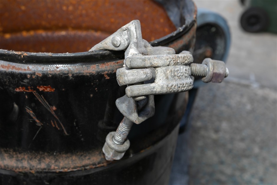 <B>Scaffold Fix Clamps</B>