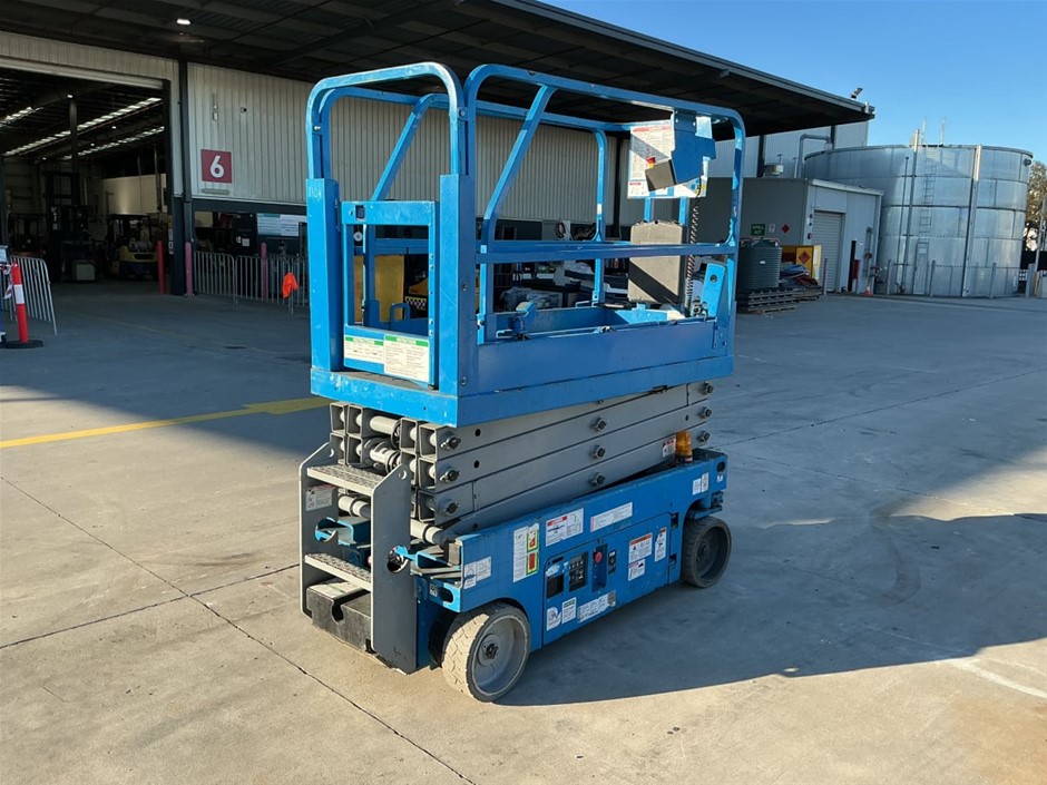 <b>2016 Genie GS1932 Electric Scissor Lift</b>