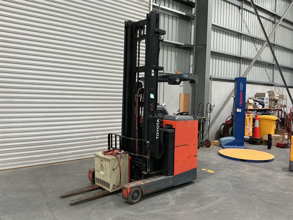 2011 Toyota 6FBRE16 Forklift