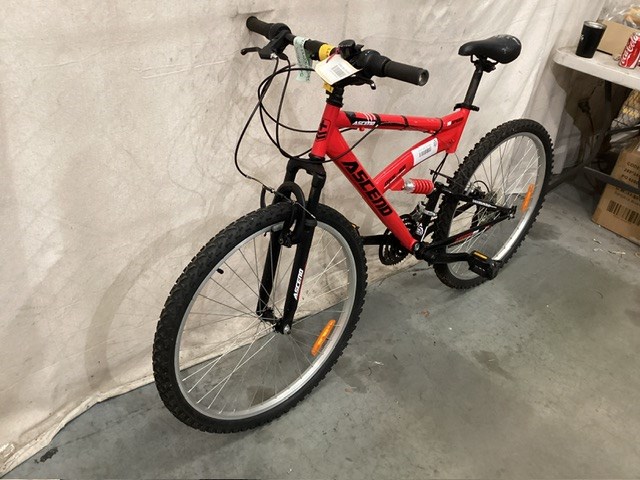 <p>Ascend DSS-66 Mountain Bike </p>
