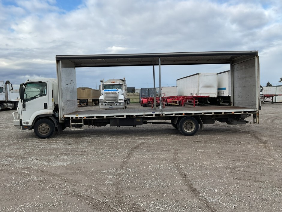 2015 Isuzu FRR 500 X-Long 4x2 Curtainsider