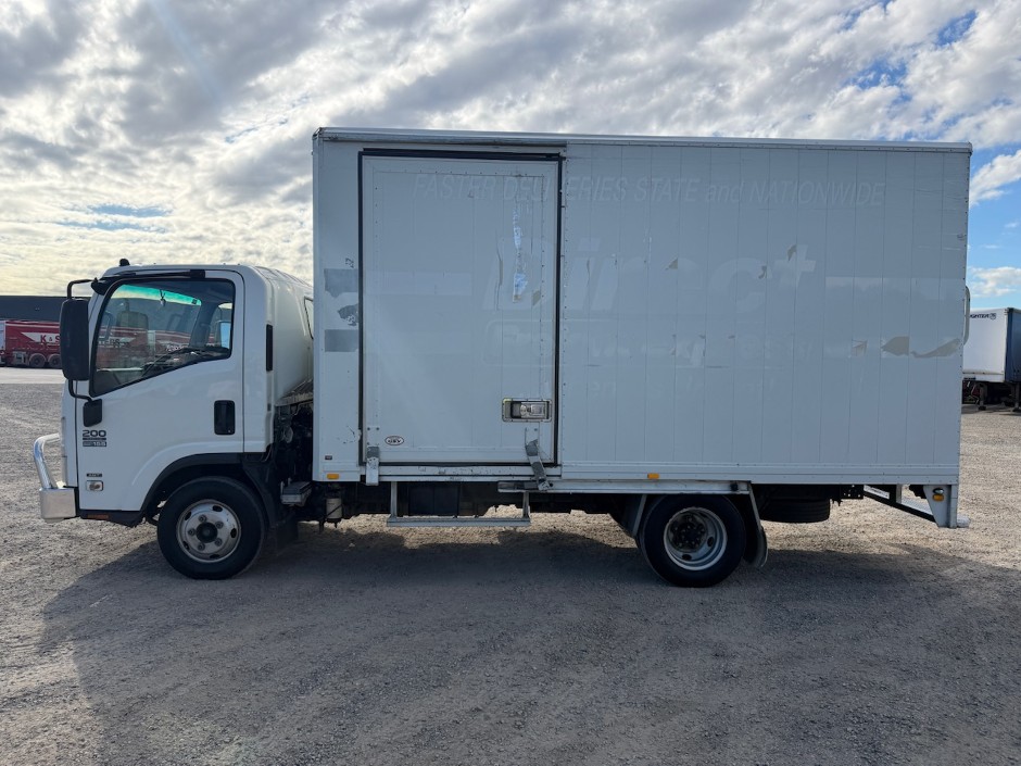 Isuzu Light Truck Auction - Fleet Maintained