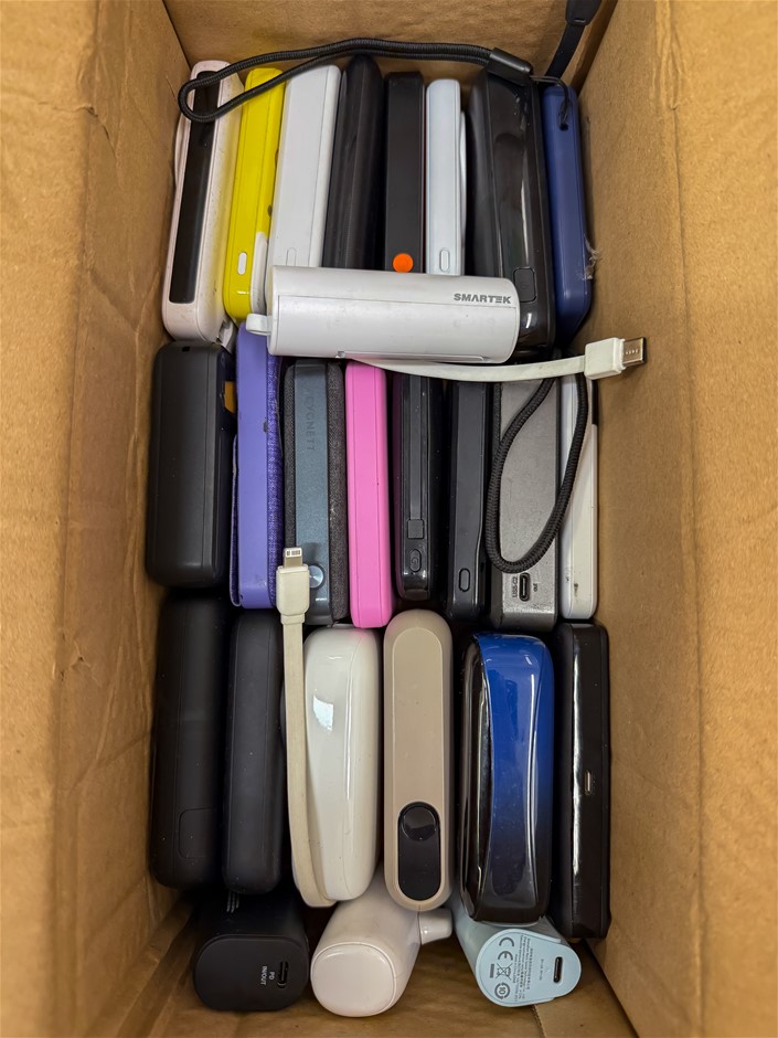 Approx 26 x Assorted Powerbanks