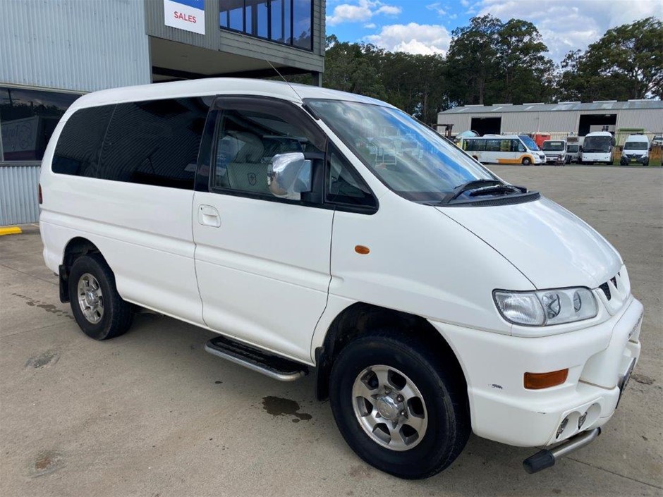 2000 Mitsubishi Delica 4WD Automatic People Mover