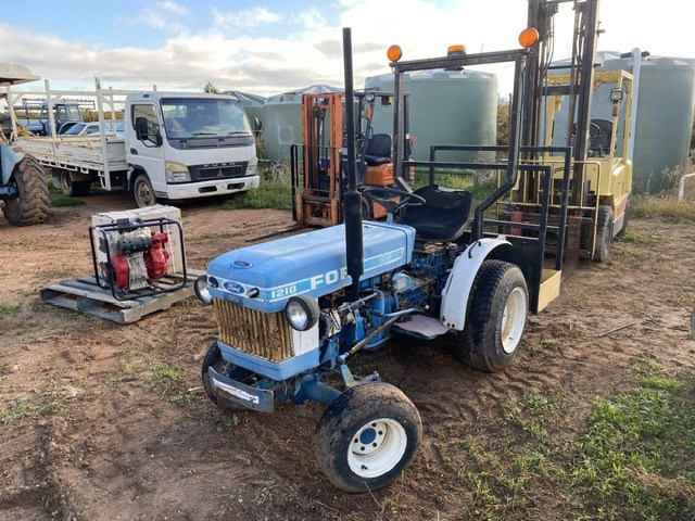 <p>Ford 1210 Tractor</p>